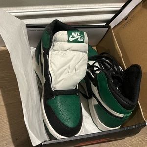 pine green jordan 1